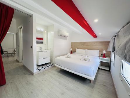 01 RAINBOW VERMELL SITGES APARTMENT