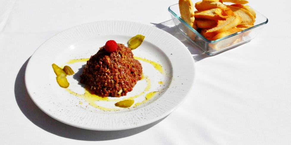 Steak tartar con Malvasía de Sitges